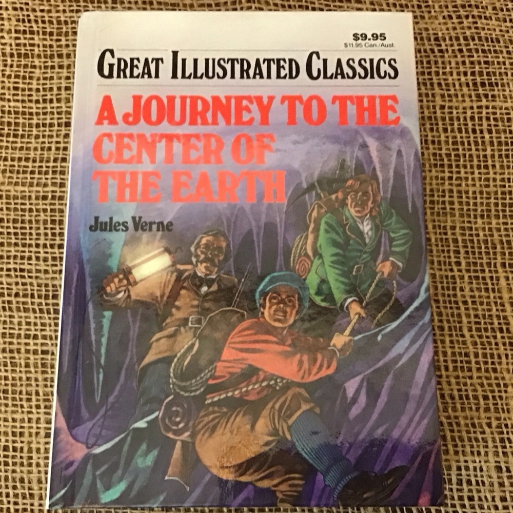 Vintage 1999 Great Illustrated Classics Journey to the Center of the Earth Book